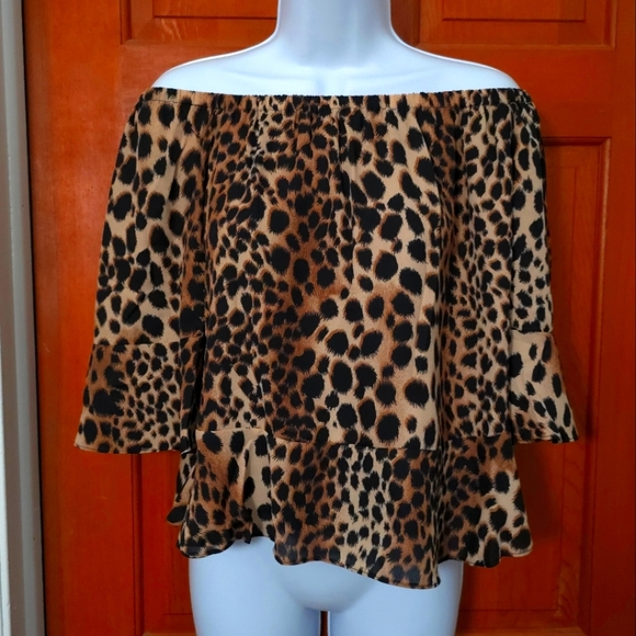 REVOLVE Tops - Revolve Three Eighty Two Cheetah Print Off-Shoulder Top Sz S Nwt